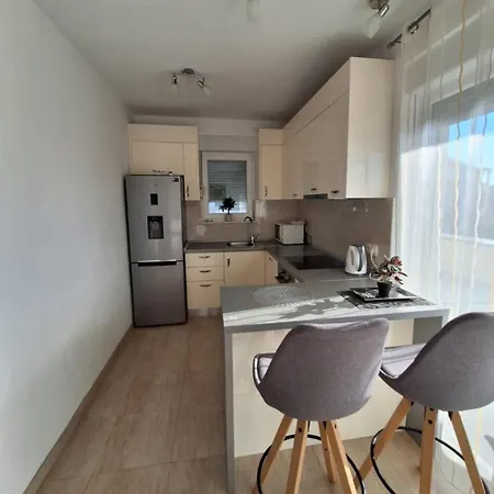 Apartman Ivan 1 *