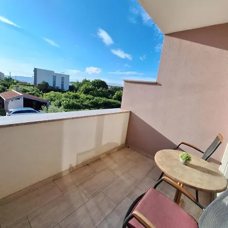 Apartman Ivan 1 *